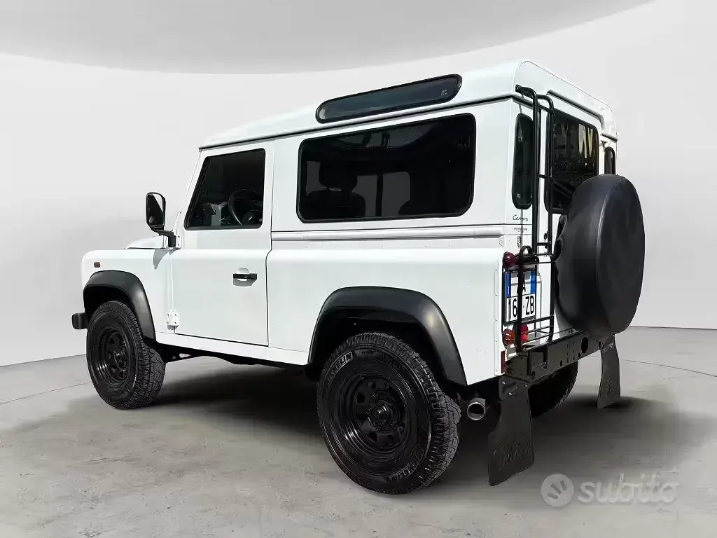 Usado Land Rover Defender 122 HP (89 kW) 2012 Branco Carrinha