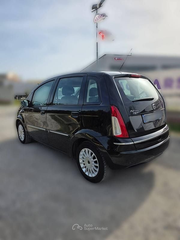 Gebraucht Lancia Musa 95 PS (69 kW) 2012 Schwarz Van / Kleinbus