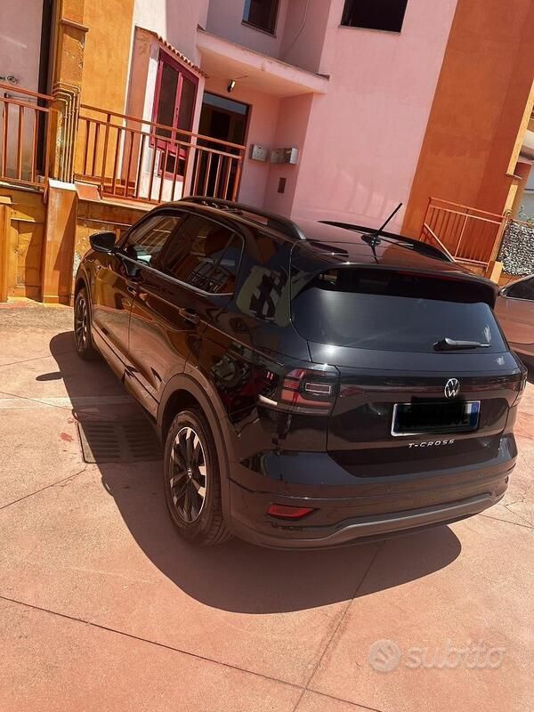 Usata VW T-Cross Sportline 110 CV (80 kW) 2023 Nero SUV