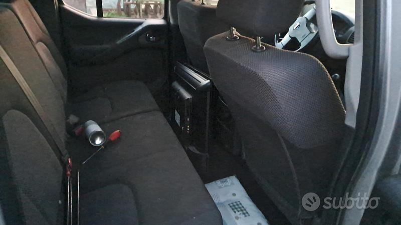 Usata Nissan Navara 171 CV (125 kW) 2009 Grigio Pick-up