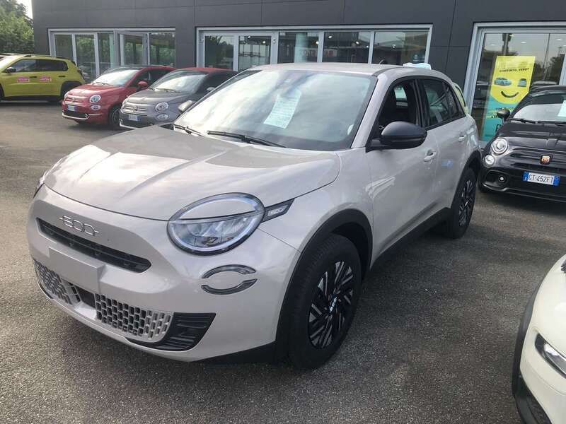 Nuova Fiat 600 101 CV (74 kW) 2025 Beige SUV