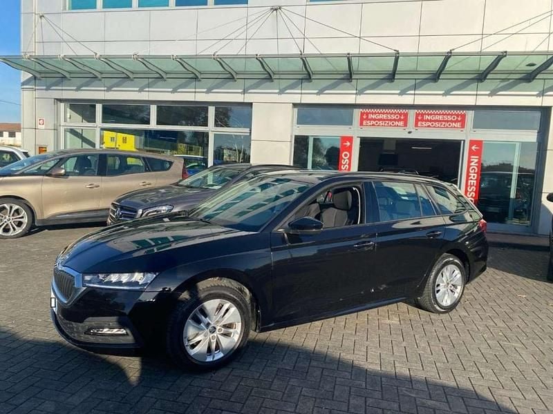 Nero Usata 2022 Skoda Octavia Ambition Station wagon | 15.500 € (Buon prezzo) - Immagine 1/4