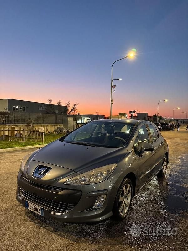 Usata Peugeot 308 120 CV (88 kW) 2008 Grigio Berlina