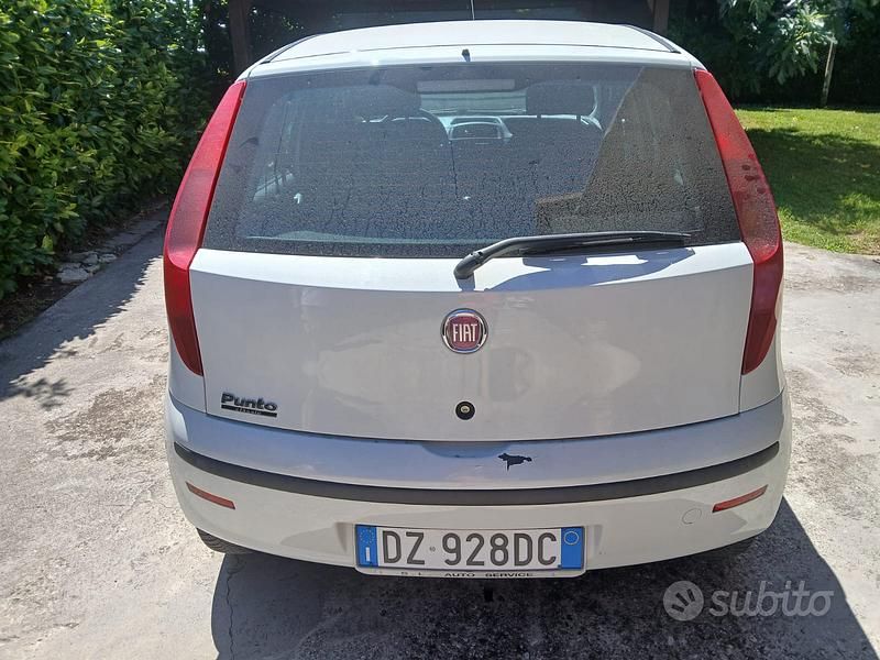 Usata 2009 Fiat Punto Due volumi | 5000 € (Molto cara) - Immagine 1/4