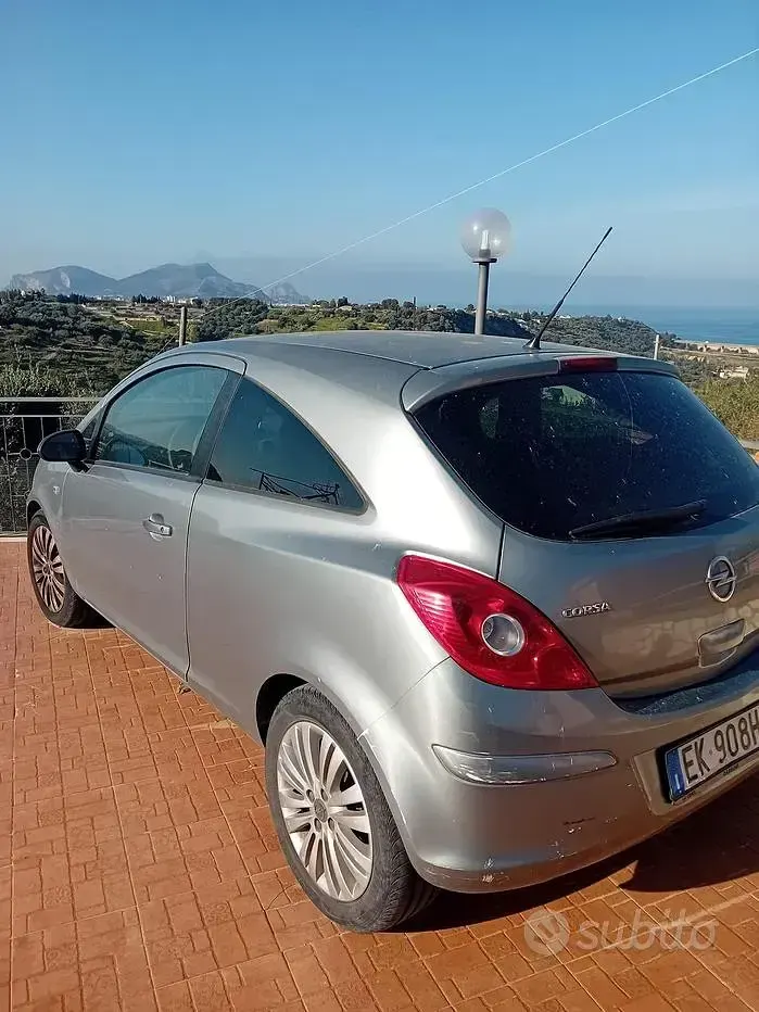 Usata Opel Corsa 80 CV (58 kW) 2011 Grigio Utilitaria