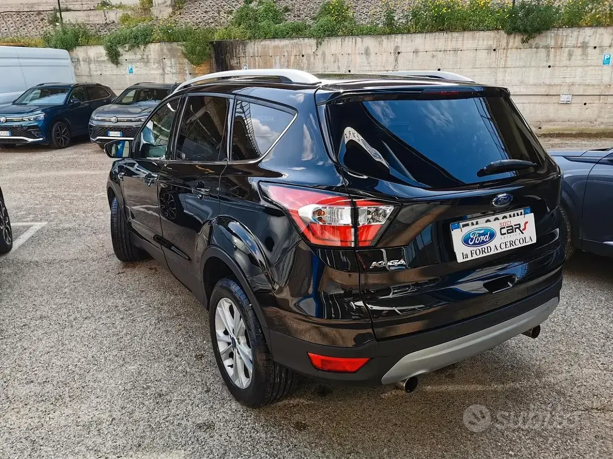Usata Ford Kuga Titanium 120 CV (88 kW) 2018 Nero SUV