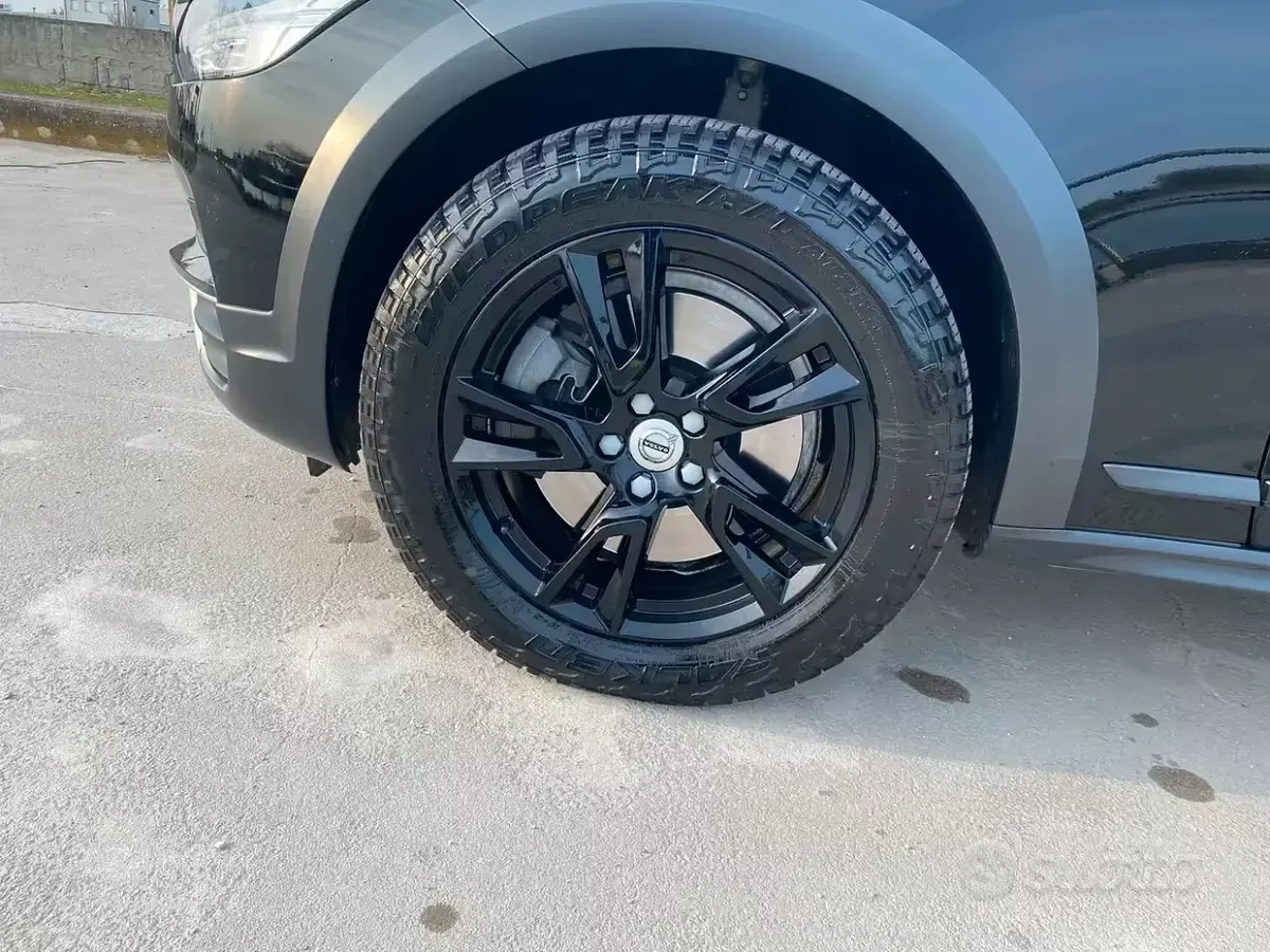 Usata Volvo V90 CC 235 CV (172 kW) 2018 Nero Station wagon