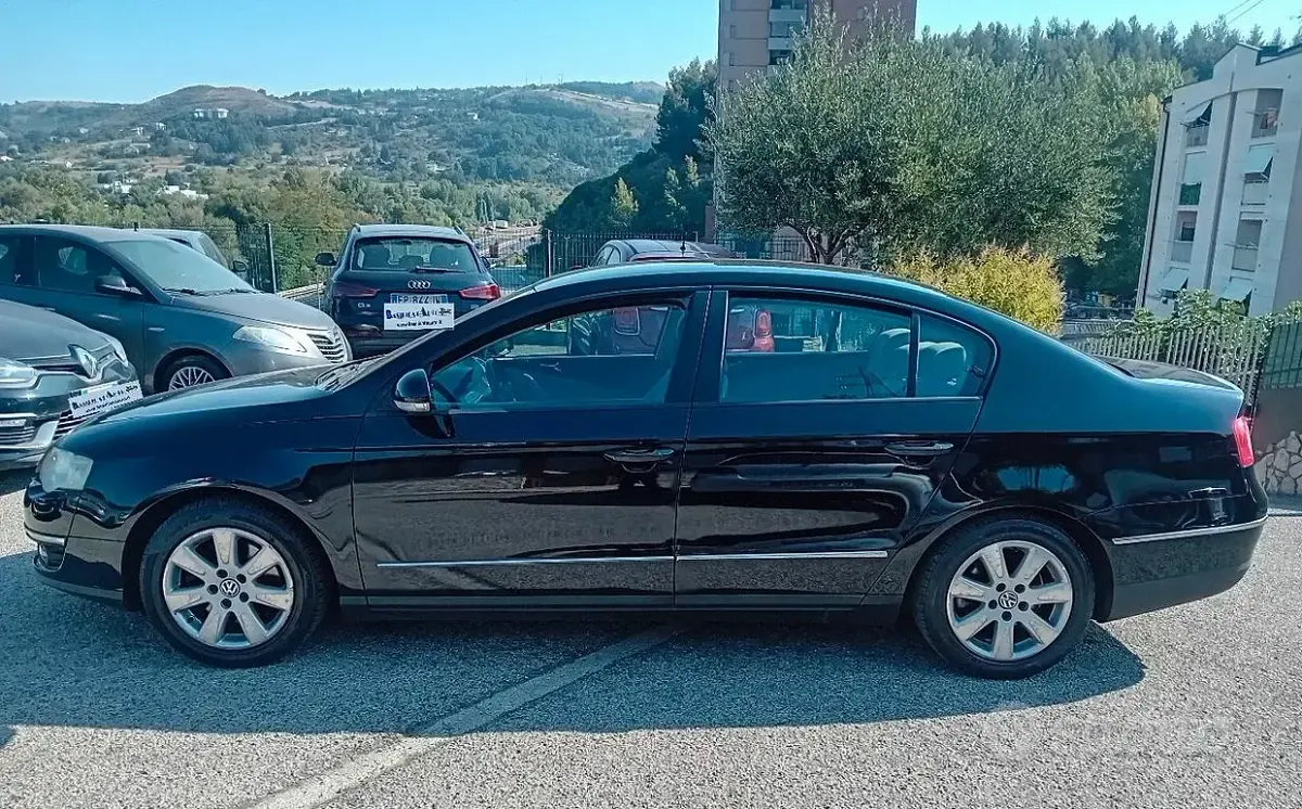 Usata VW Passat Sportline 140 CV (102 kW) 2005 Nero Berlina