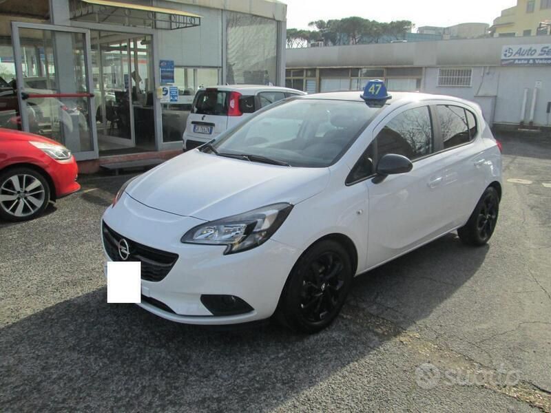 Usata Opel Corsa 90 CV (66 kW) 2016 Bianco pastello Berlina