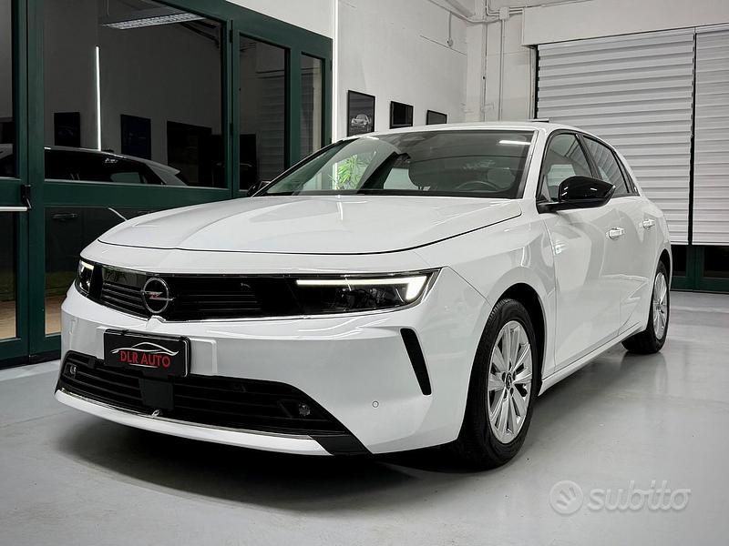 Usata Opel Astra Edition 131 CV (96 kW) 2023 Bianco Berlina