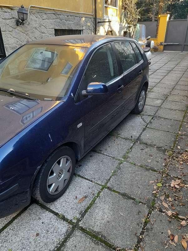 Usata VW Polo Comfortline 75 CV (55 kW) 2004 Blu/azzurro Berlina