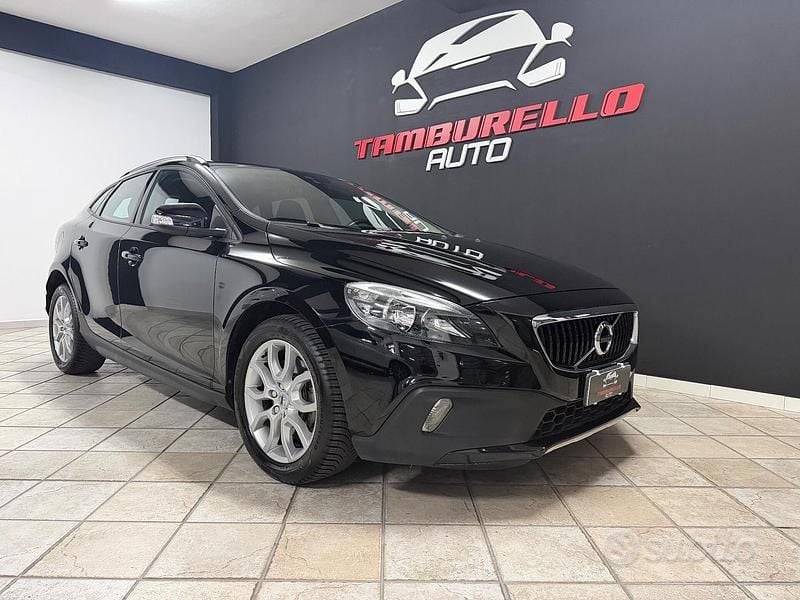 Nero Usata 2017 Volvo V40 CC Kinetic Station wagon | 10.990 € (Buon prezzo) - Immagine 1/4