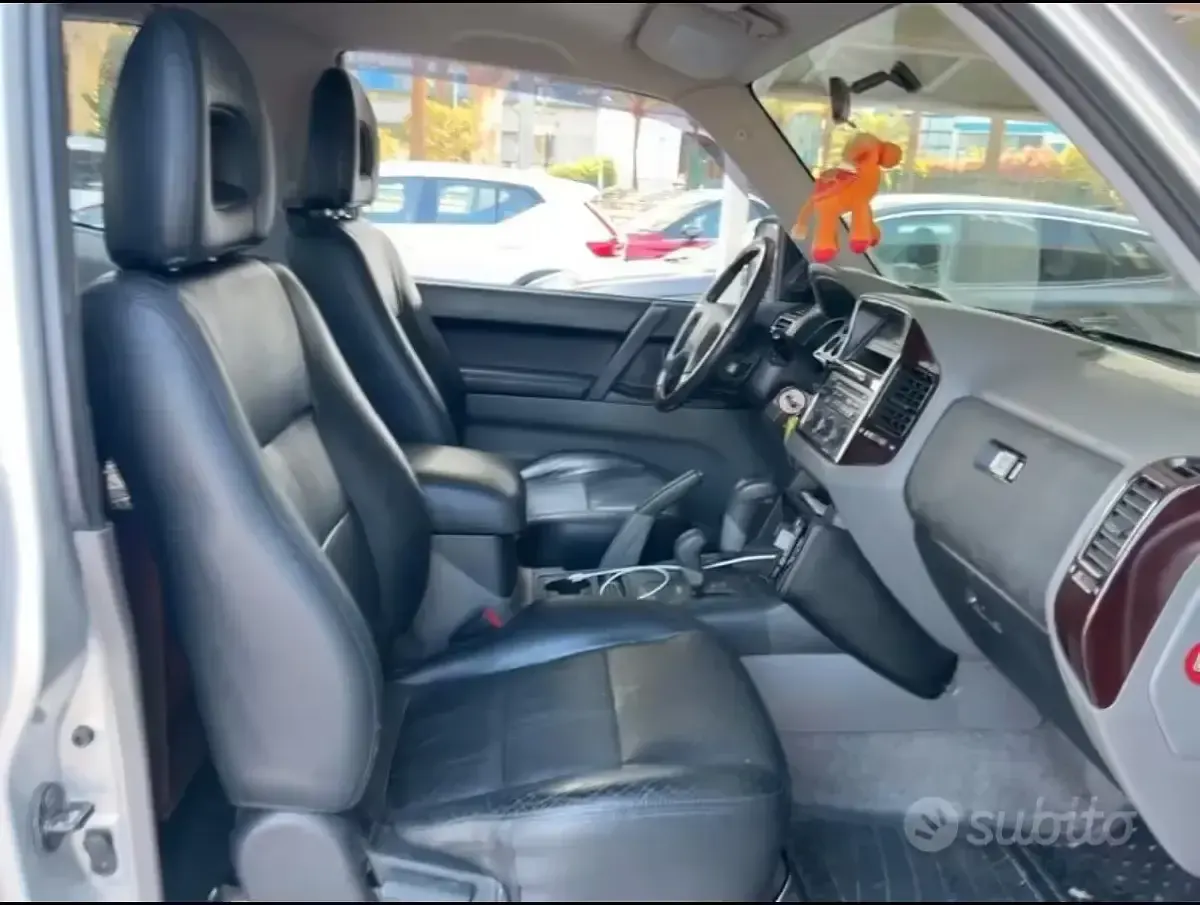 Usata Mitsubishi Pajero 202 CV (148 kW) 2002 Grigio SUV