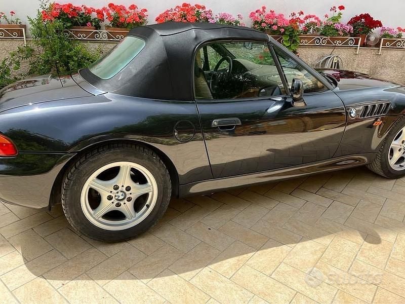 Usata BMW Z3 Efficient Dynamics 140 CV (102 kW) 1998 Nero Cabrio