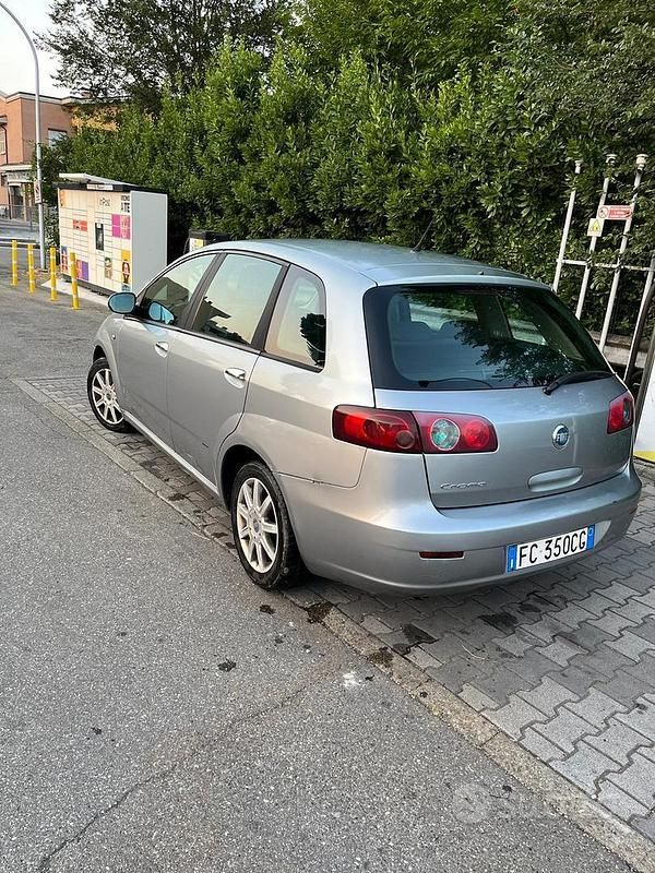 Usata Fiat Croma 120 CV (88 kW) 2006 Grigio Station wagon