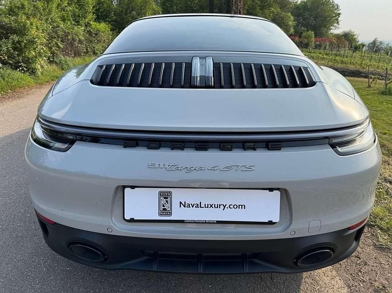 Usata Porsche 992 480 CV (353 kW) 2023 Gesso Cabrio