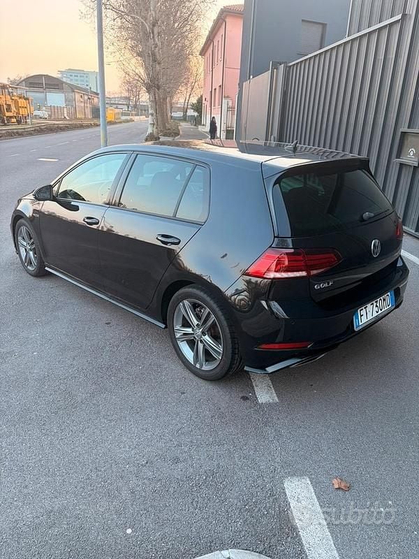 Usata VW Golf VII R-line 116 CV (85 kW) 2019 Nero Berlina