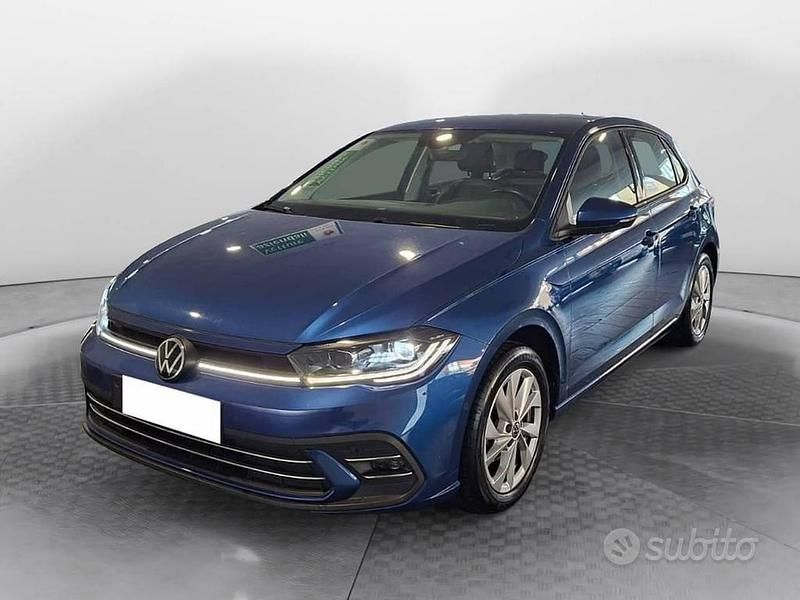 Usata VW Polo R-line 95 CV (69 kW) 2023 Blu Utilitaria