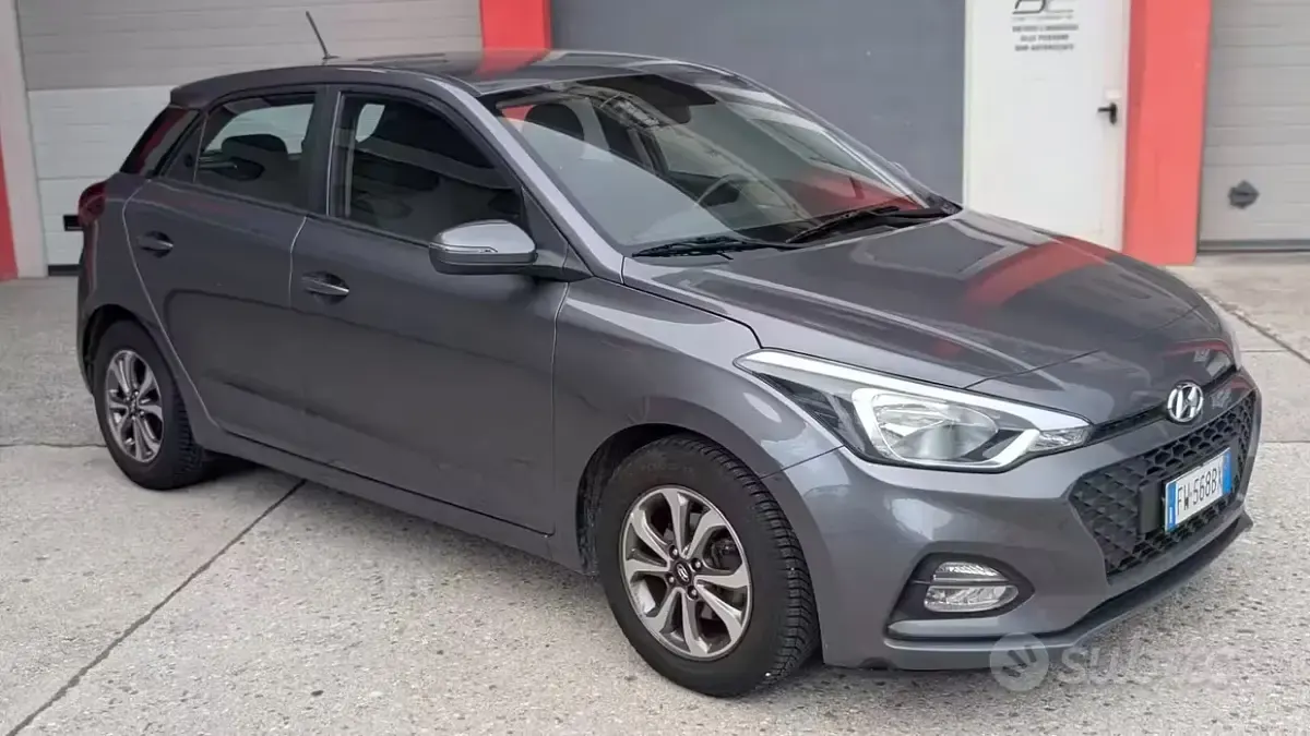 Usata Hyundai i20 75 CV (55 kW) 2019 Grigio Utilitaria