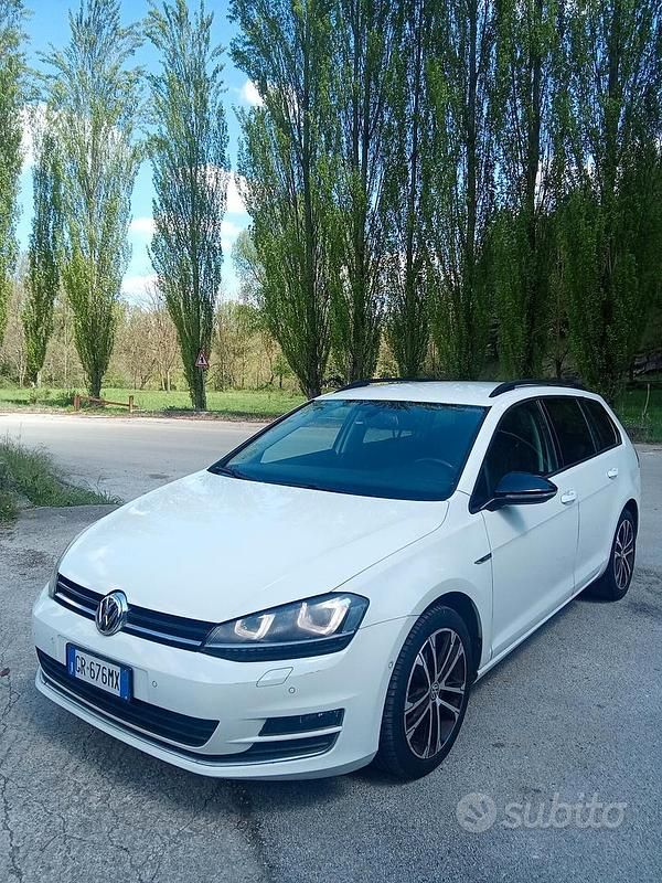 Usata VW Golf VII 110 CV (80 kW) 2015 Bianco Station wagon