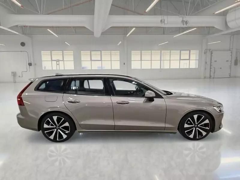 Usata Volvo V60 Business Edition 197 CV (144 kW) 2021 Grigio Station wagon