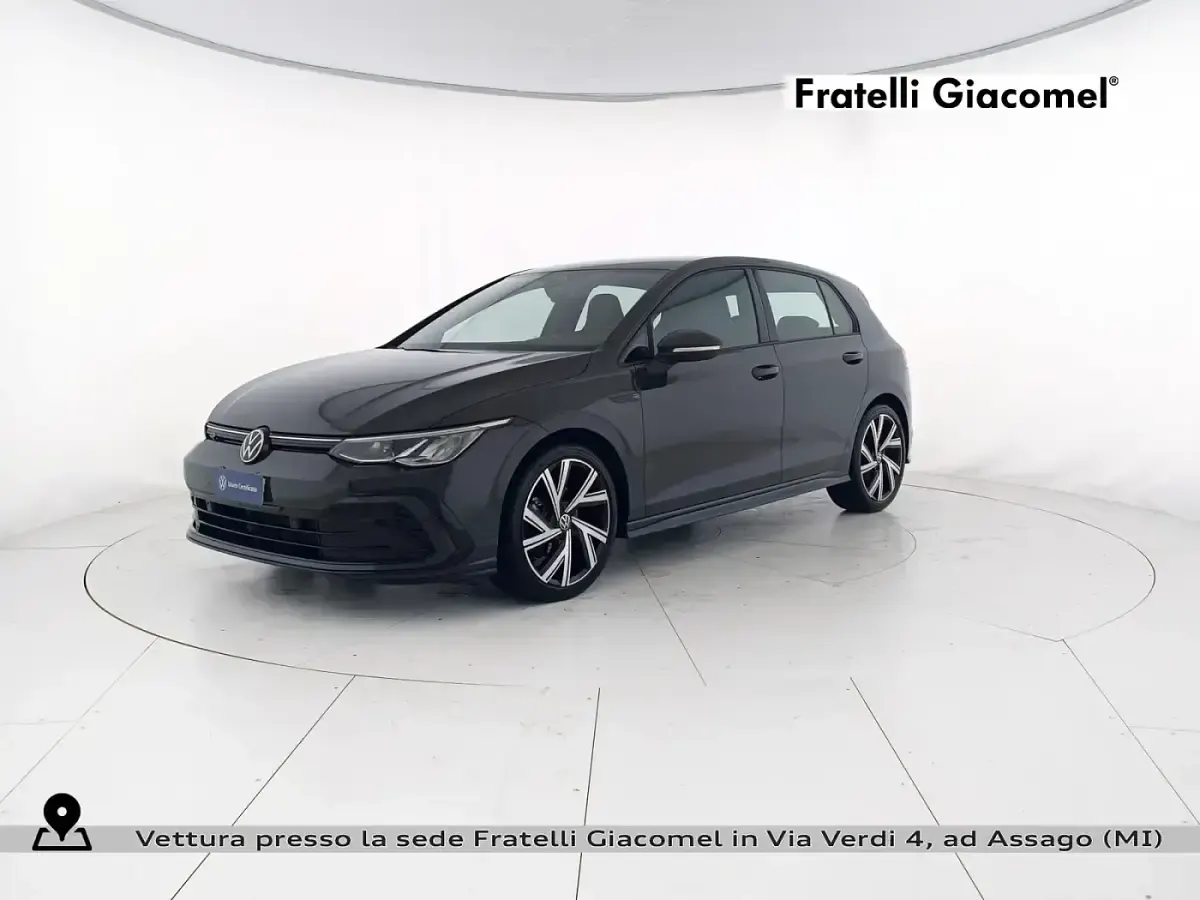 Begagnad VW Golf VIII R-line 131 HK (96 kW) 2024 Sedan