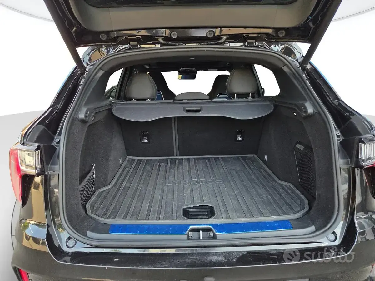Usata Lynk & Co 01 179 CV (131 kW) 2023 Nero SUV
