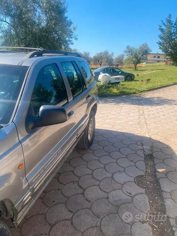 Usata Jeep Grand Cherokee 140 CV (102 kW) 1999 Grigio SUV
