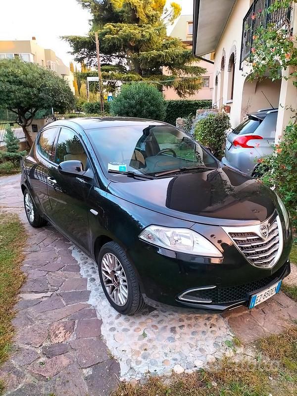 Nero Usata 2013 Lancia Ypsilon Due volumi | 5500 € (Buon prezzo) - Immagine 1/1