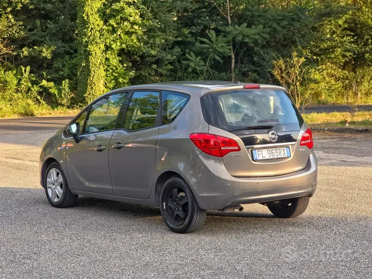 Usata Opel Meriva 120 CV (88 kW) 2017 Marrone Monovolume