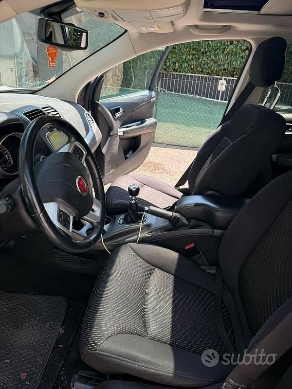 Usata Fiat Freemont 140 CV (102 kW) 2014 Grigio SUV