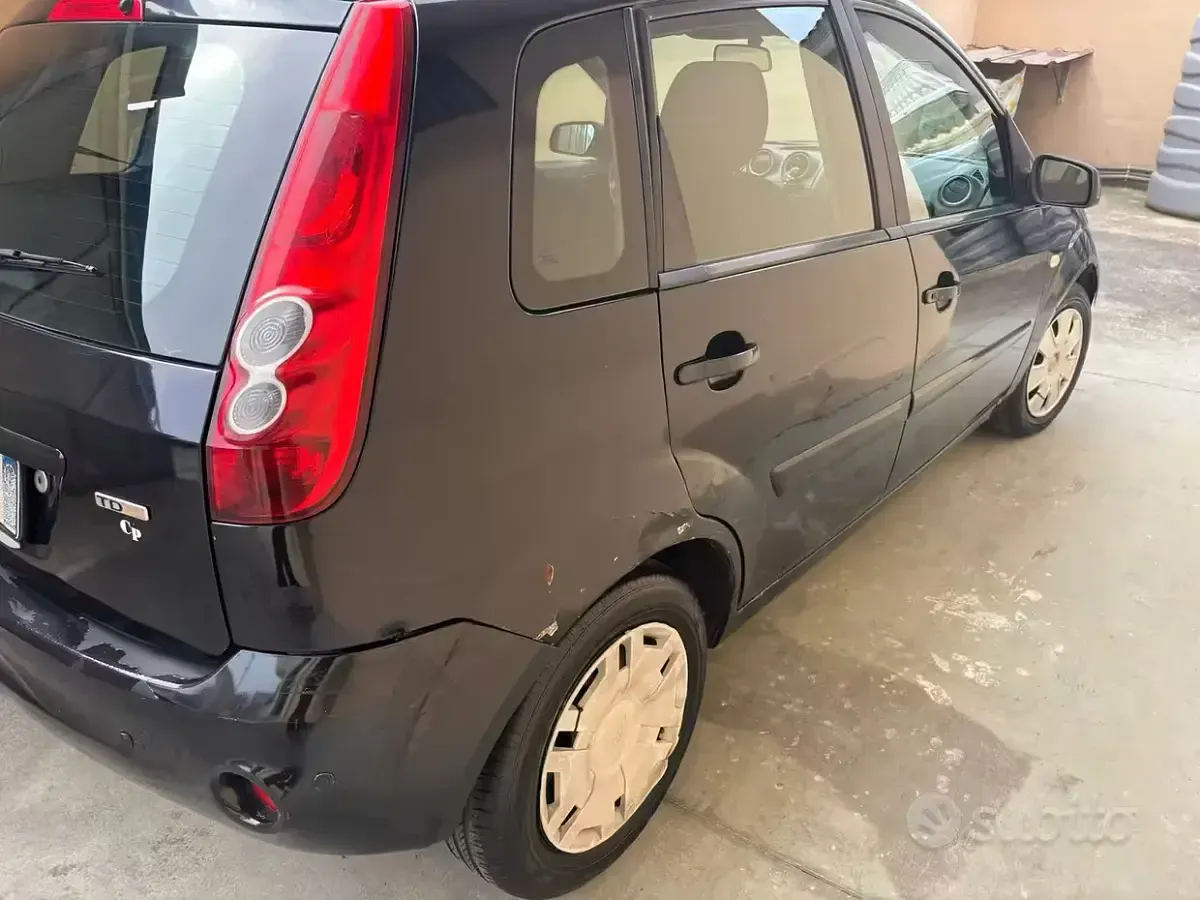 Usata Ford Fiesta 68 CV (50 kW) 2007 Utilitaria