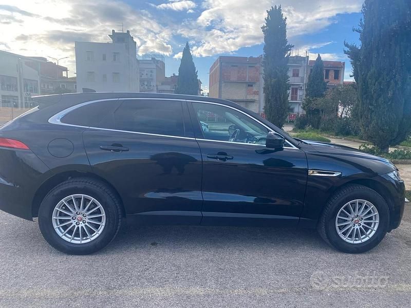 Usata Jaguar F-Pace Prestige 180 CV (132 kW) 2016 Nero SUV