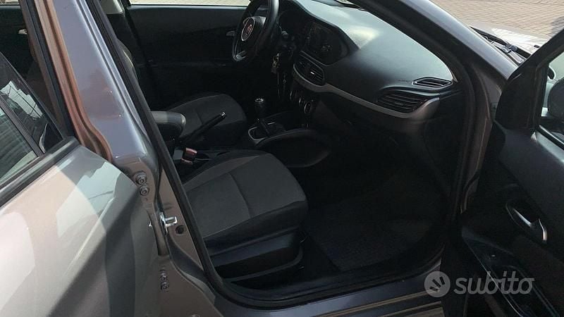 Usata Fiat Tipo 95 CV (69 kW) 2016 Grigio Berlina
