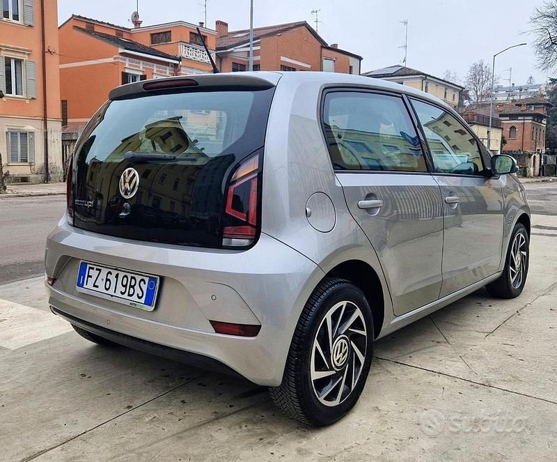 Usata VW up! Highline 68 CV (50 kW) 2020 Grigio Utilitaria