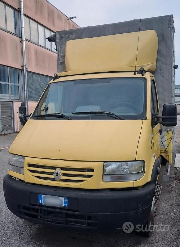 Usata Renault Master 146 CV (107 kW) 2003 Giallo Berlina
