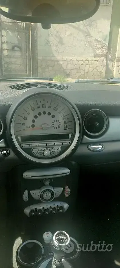 Usata Mini Cooper D 109 CV (80 kW) 2009 Grigio Utilitaria