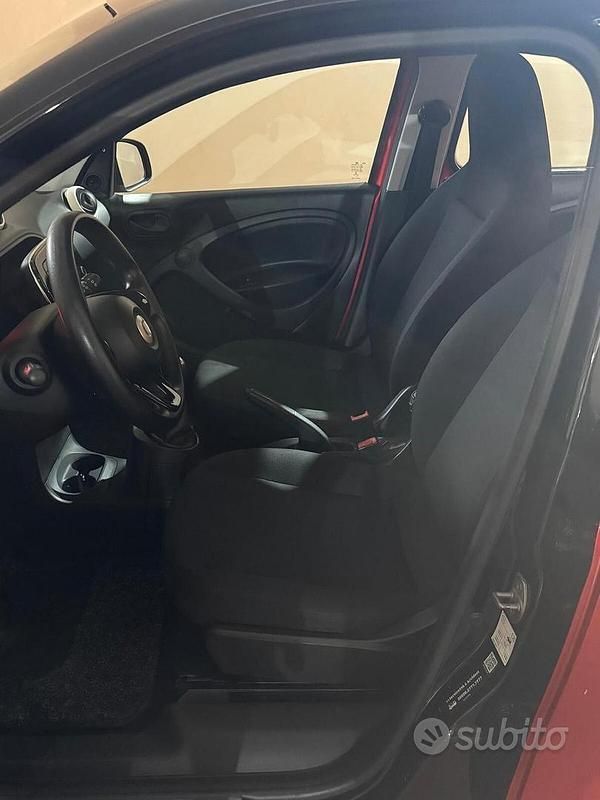 Usata Smart ForFour Passion 70 CV (51 kW) 2016 Rosso Utilitaria