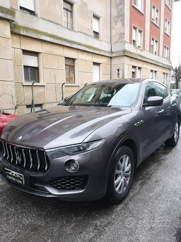 Usata Maserati Levante 250 CV (183 kW) 2017 Grigio SUV