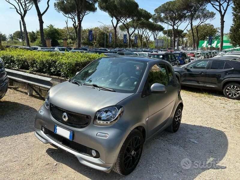 Grigio Usata 2019 Smart ForTwo Coupé Superpassion Due volumi | 13.300 € (Buon prezzo) - Immagine 1/4