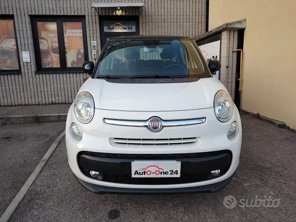 Begagnad Fiat 500L Lounge 84 HK (61 kW) 2015 Vit Minibuss