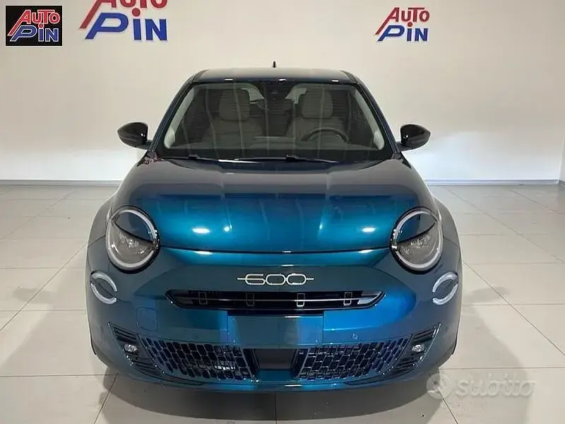 Usata Fiat 600 La Prima 145 CV (106 kW) 2025 Verde SUV