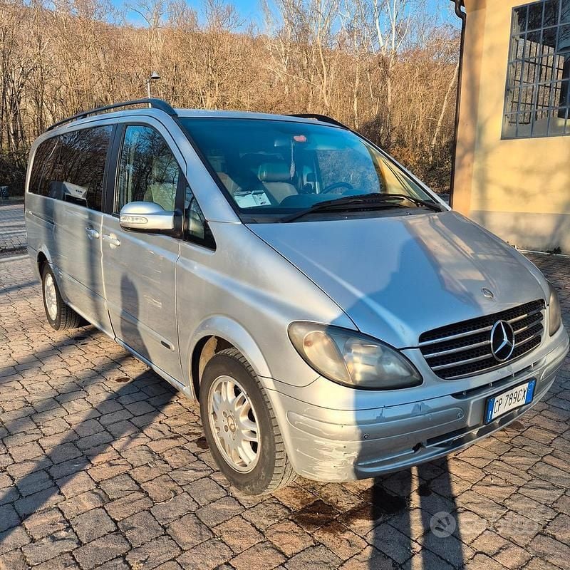 Usata Mercedes Viano 112 CV (82 kW) 2004 Grigio Monovolume