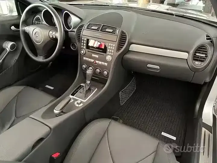 Usata Mercedes SLK200 163 CV (119 kW) 2006 Grigio Cabrio