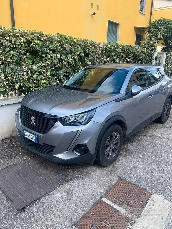Grigio Usata 2021 Peugeot 2008 Active SUV | 14.500 € (Ottimo prezzo) - Immagine 1/4