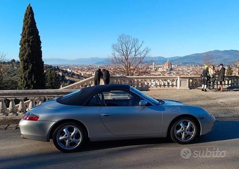 Usata Porsche 911 345 CV (253 kW) 2000 Grigio Cabrio