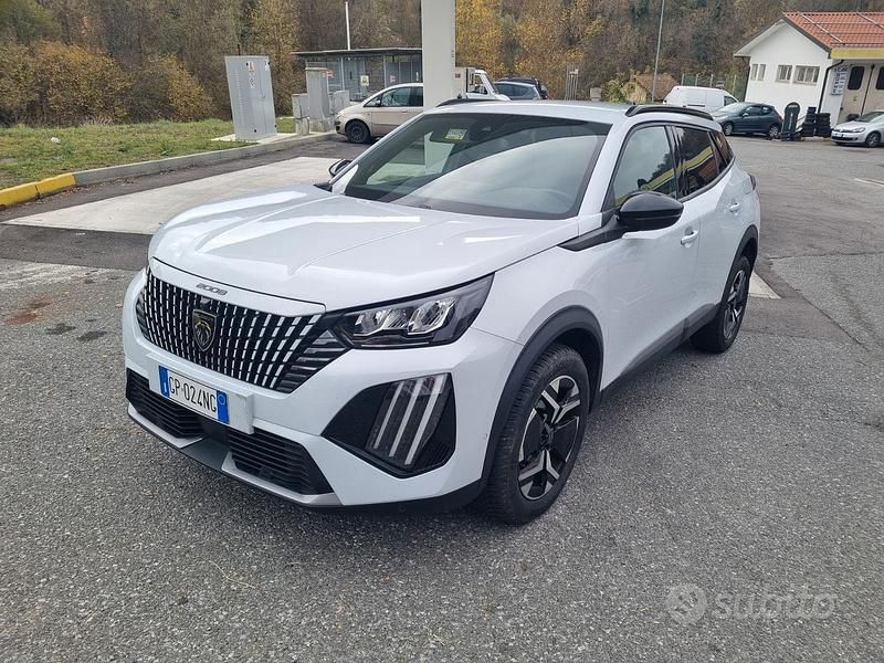 Usata Peugeot 2008 Allure 131 CV (96 kW) 2023 SUV