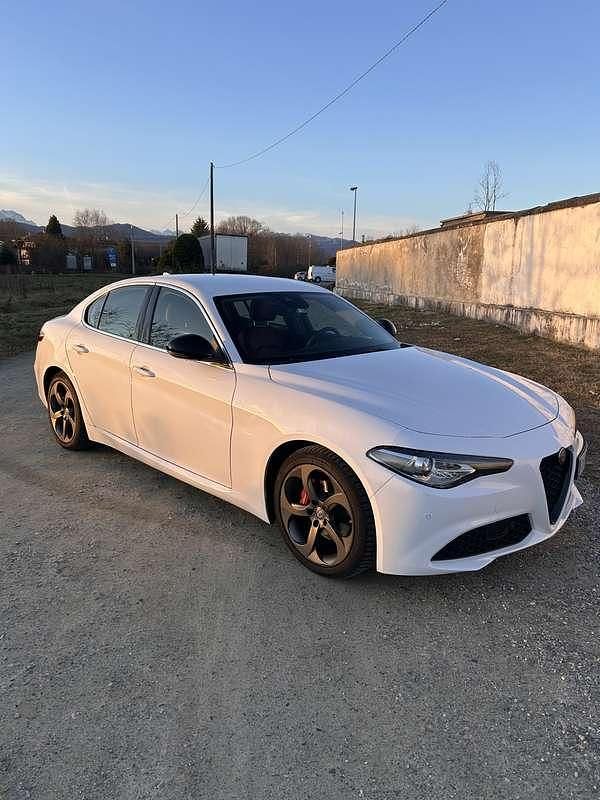 Usata Alfa Romeo Giulia Executive 190 CV (139 kW) 2019 Bianco Berlina
