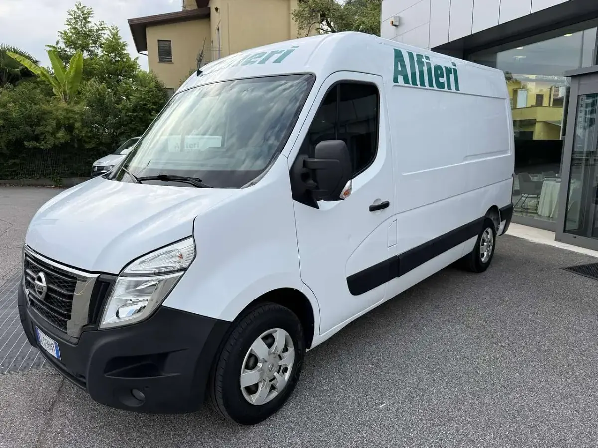Usata Nissan Interstar 150 CV (110 kW) 2022 Bianco Furgone