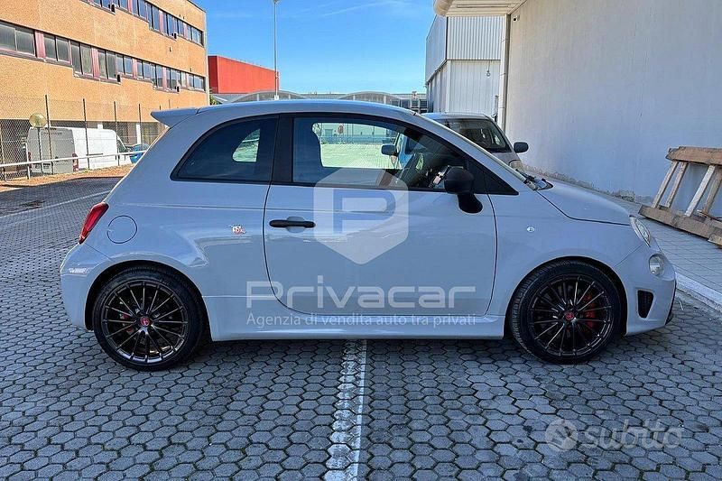 Usata Abarth 695 180 CV (132 kW) 2023 Grigio Utilitaria